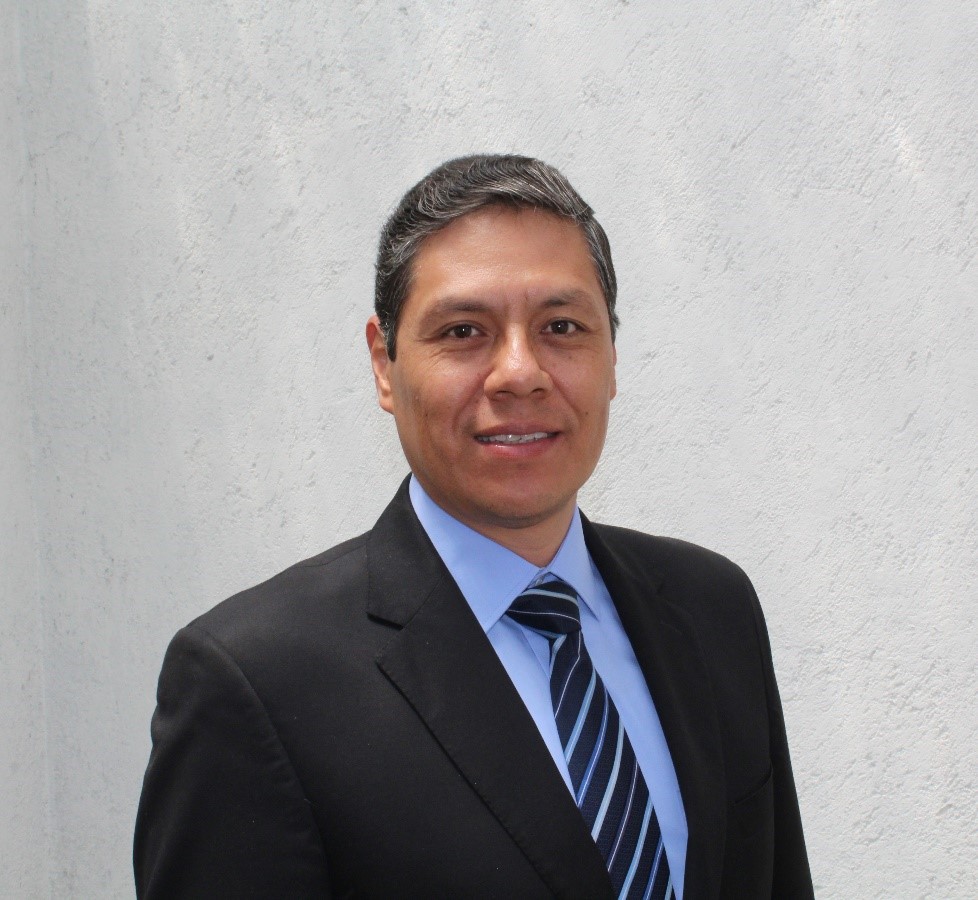 Dr. Rubén Saldívar Guerrero